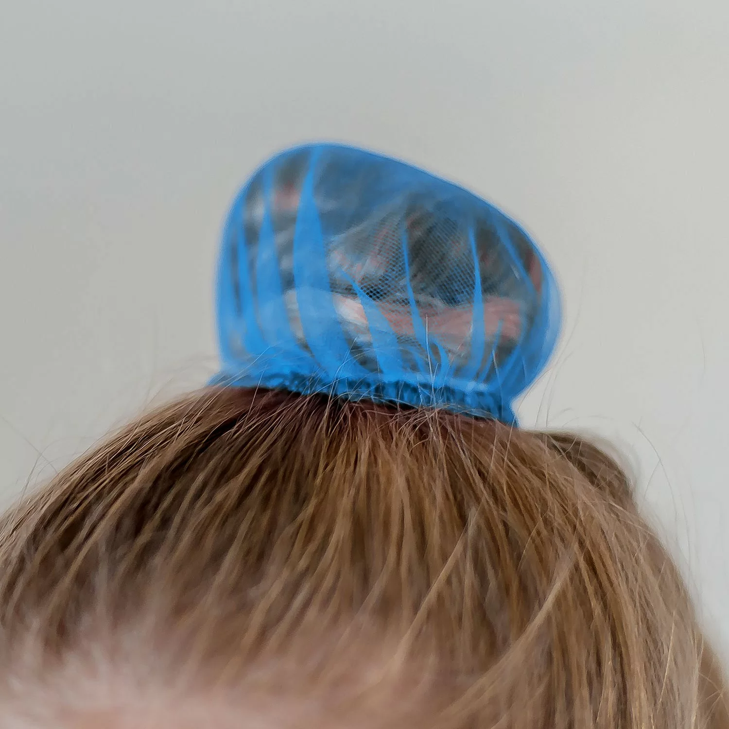 Реальное фото Сеточка для волос Indigo 9см голубой SM-329 от магазина СпортСЕ