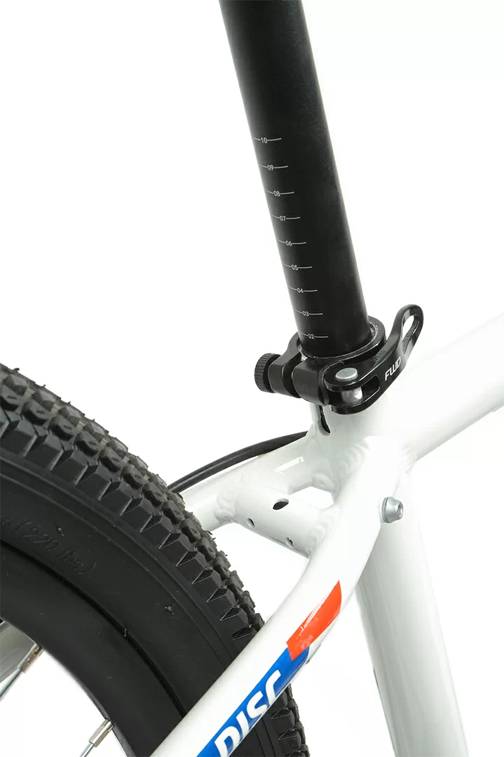Реальное фото Велосипед Forward Twister 24 2.2 disc (7ск) (2021) белый/красный от магазина СпортСЕ