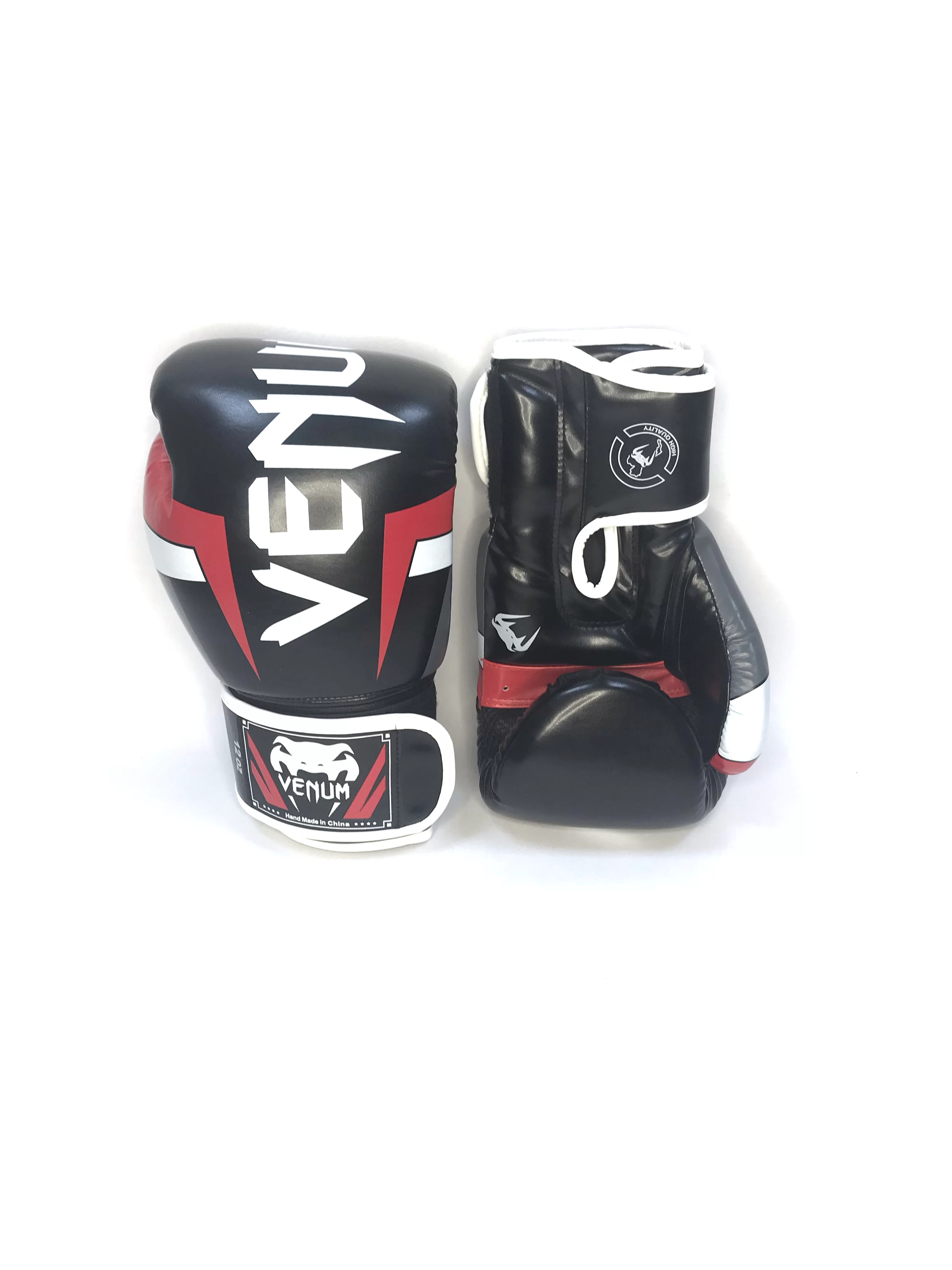 Реальное фото Перчатки боксерские Venum черно-красный кож/зам от магазина СпортСЕ